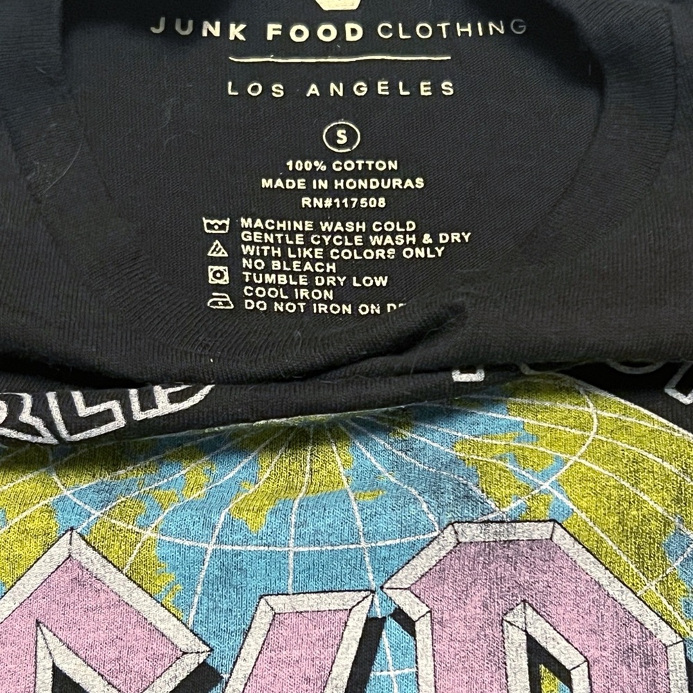 Junk Food NWT AC/DC 1980’s World Tour Graphic Tee in Small - Picture 5 of 7
